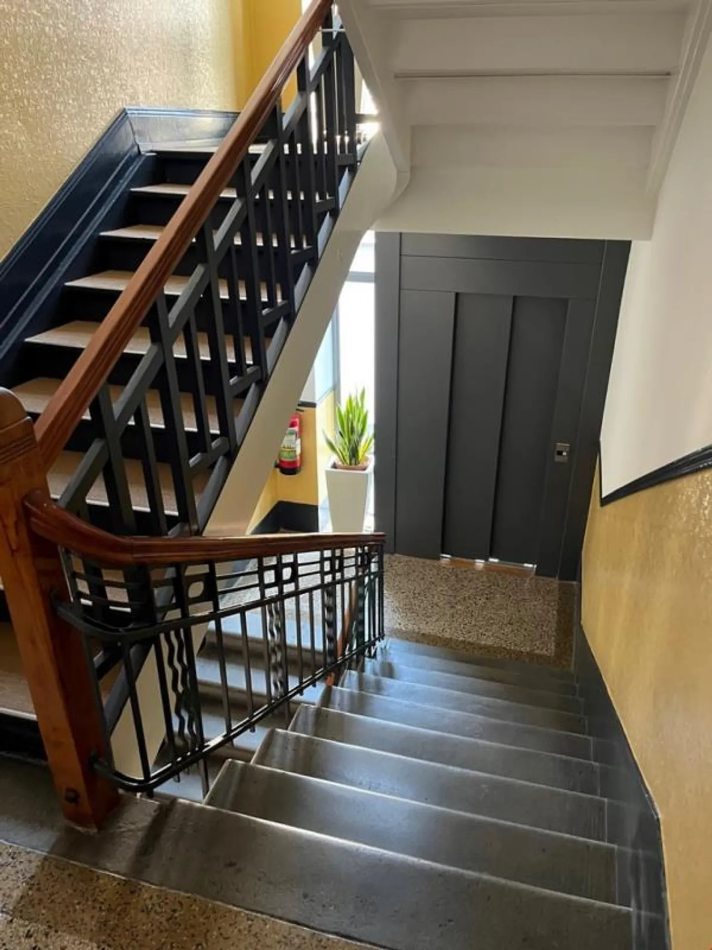 Appartamento luminoso in un edificio in stile storico nel quartiere di Bruch - Foto 8 di 9