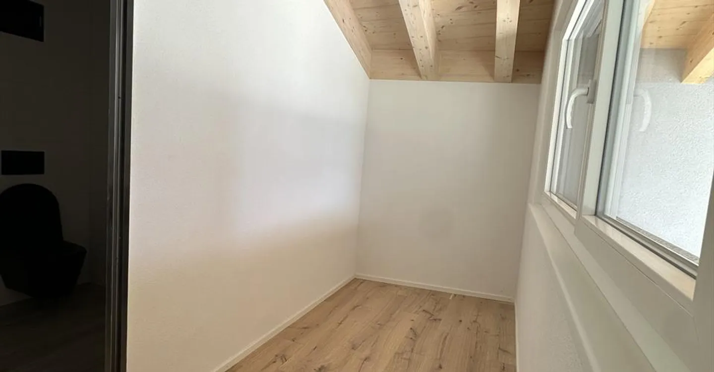 Letzte Einheit "LE PARCOURET" in Plan-Conthey, 4,5-Zimmer-Dachgeschoss und Büro / Gewerbefläche - Foto 4 von 14