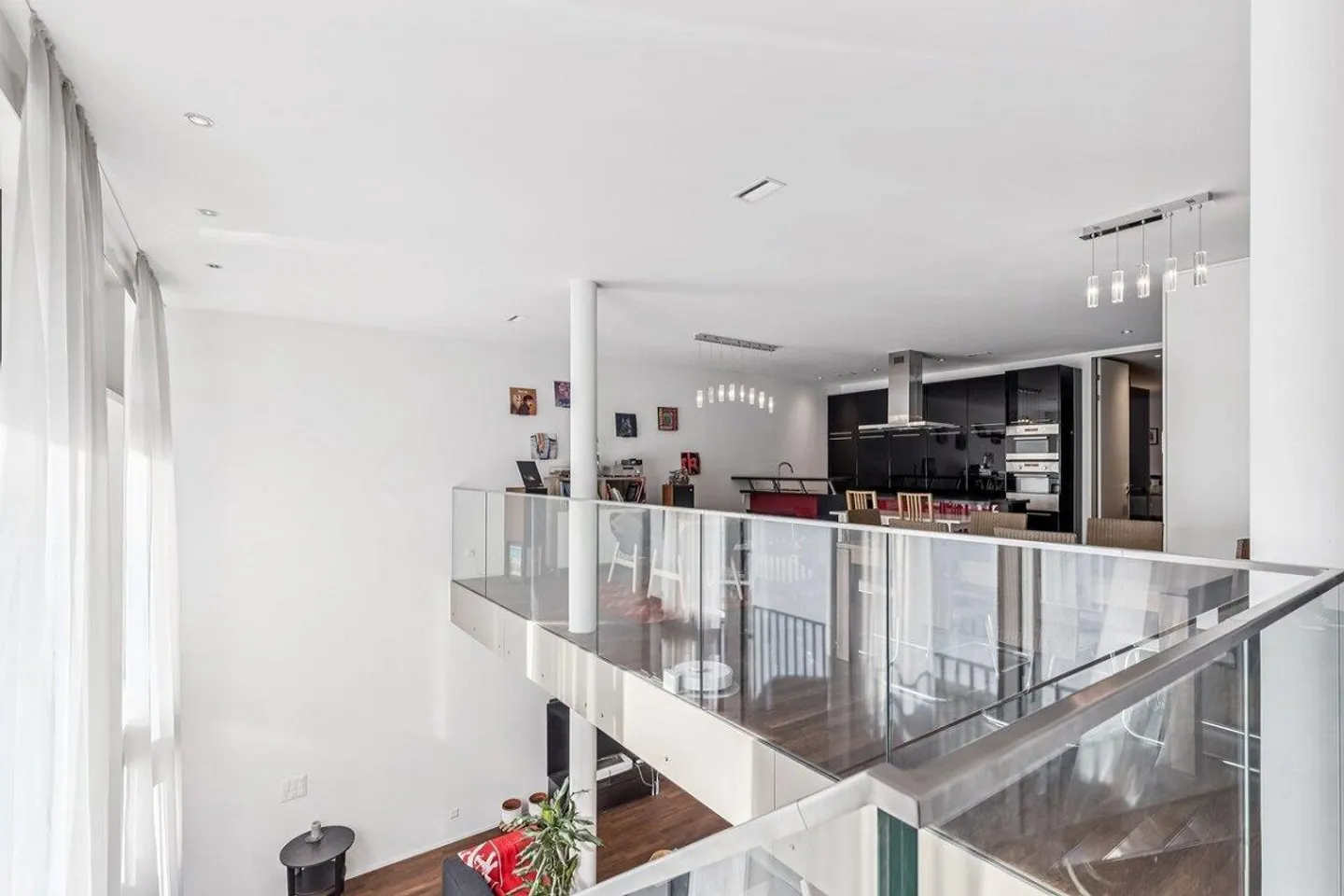 Maisonette apartment with spacious living studio - Photo 1 of 4