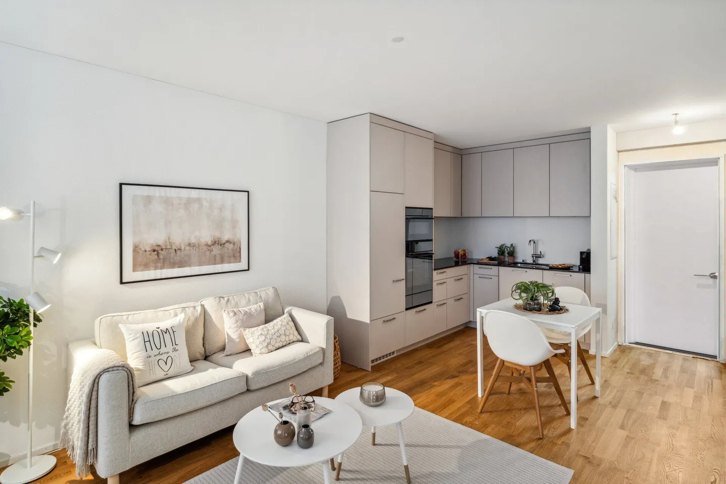 Attractive, exclusive and urban - your new rental flat in the heart of the city - Photo 1 of 8