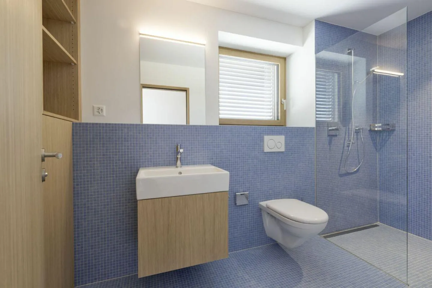 Architekturikone mit Pool- und Liftanlage in idyllischem Winzerdorf... - Foto 8 von 19