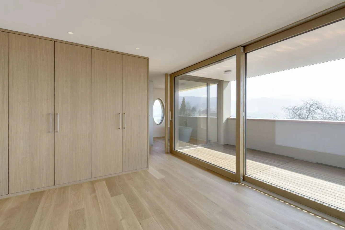 Architekturikone mit Pool- und Liftanlage in idyllischem Winzerdorf... - Foto 10 von 19