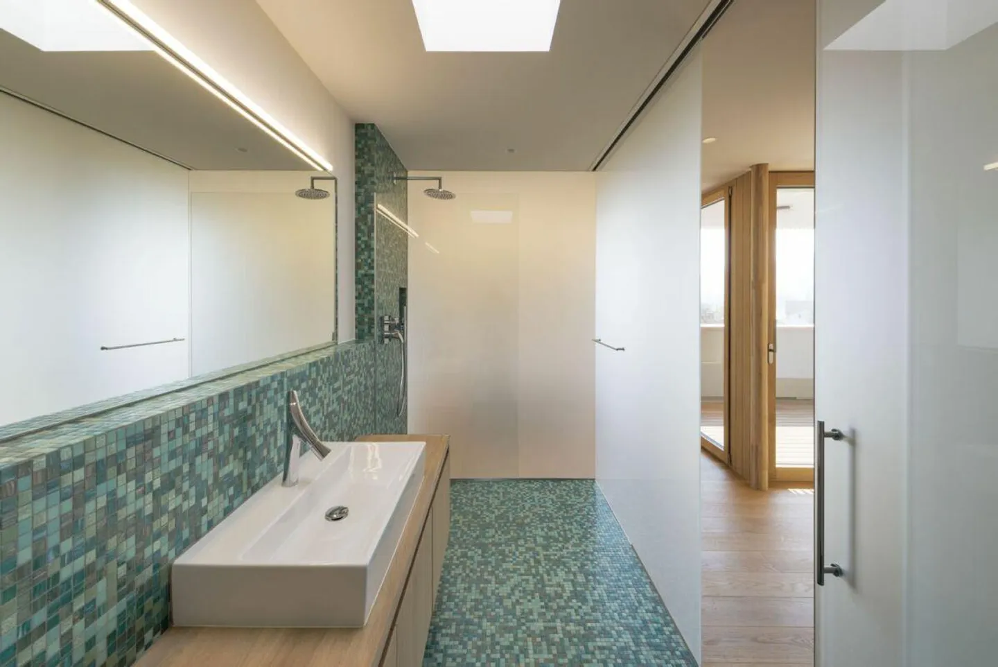 Architekturikone mit Pool- und Liftanlage in idyllischem Winzerdorf... - Foto 13 von 19