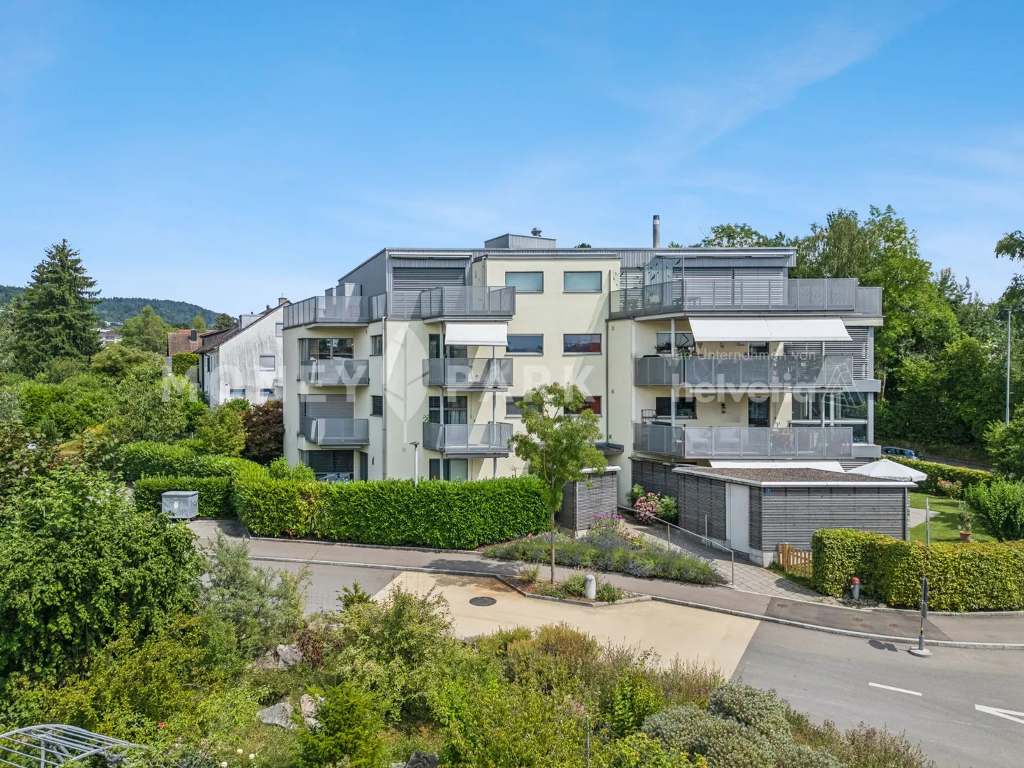 Appartement confortable de 4,5 pièces comme refuge au bord du lac de Zurich - Photo 2 sur 12
