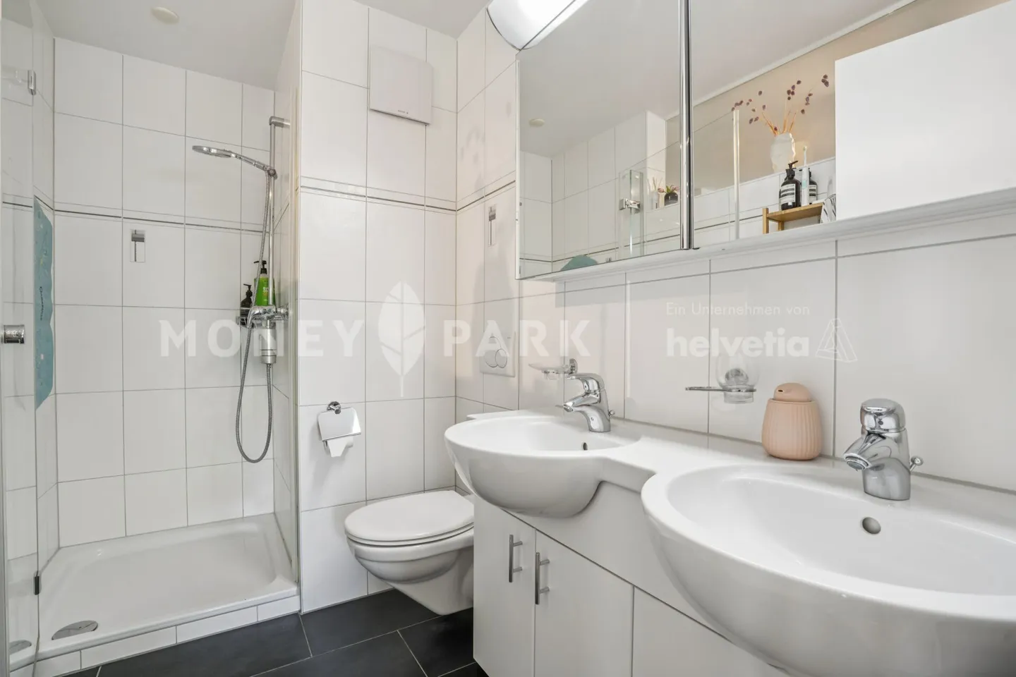 Appartement confortable de 4,5 pièces comme refuge au bord du lac de Zurich - Photo 9 sur 12