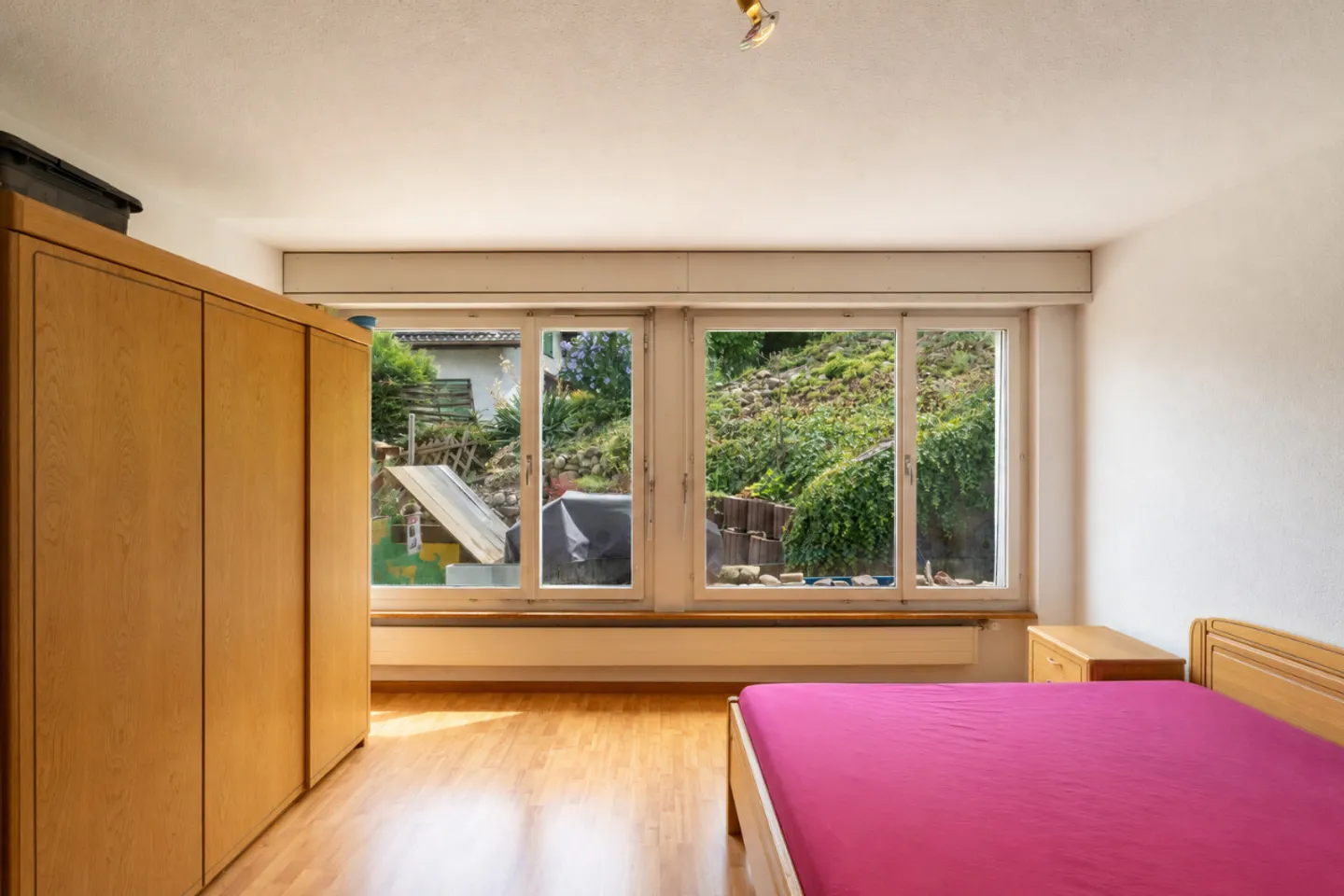 Vivere con vista: Casa con 2 appartamenti e grande giardino - Foto 8 di 11