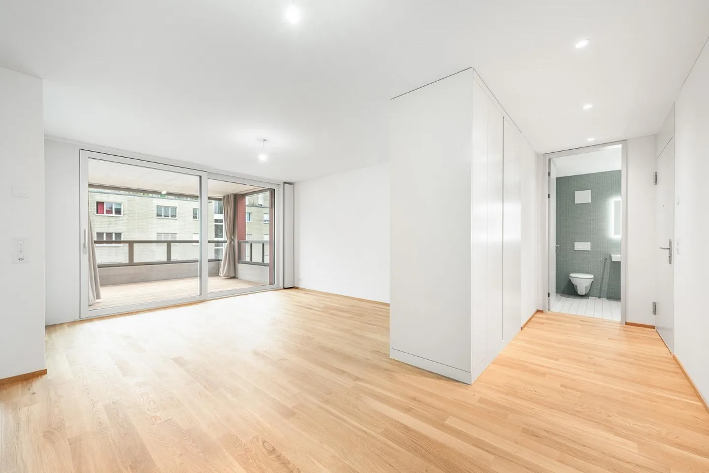 L'eleganza incontra la funzionalità: nuovo appartamento di 2,5 stanze a Bülach - Foto 2 di 8