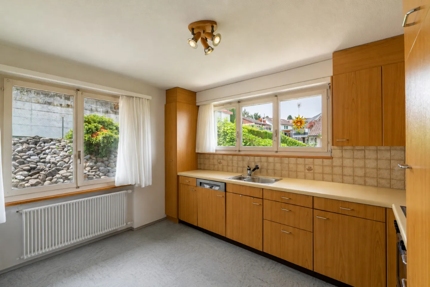 Vivere con vista: Casa con 2 appartamenti e grande giardino - Foto 6 di 11
