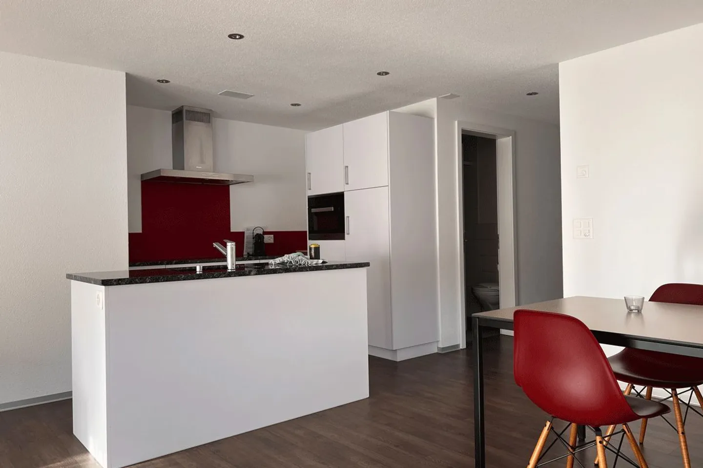 Light-flooded 3½ room holiday apartment in the beautiful holiday resort of Lenk! - Photo 4 of 11