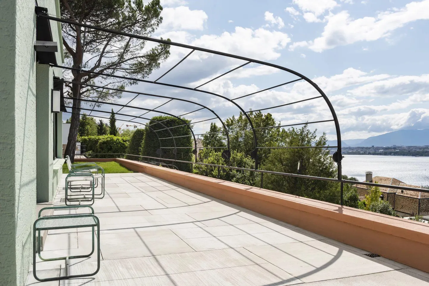 Superba villa atipica con vista sul lago - Foto 6 di 10