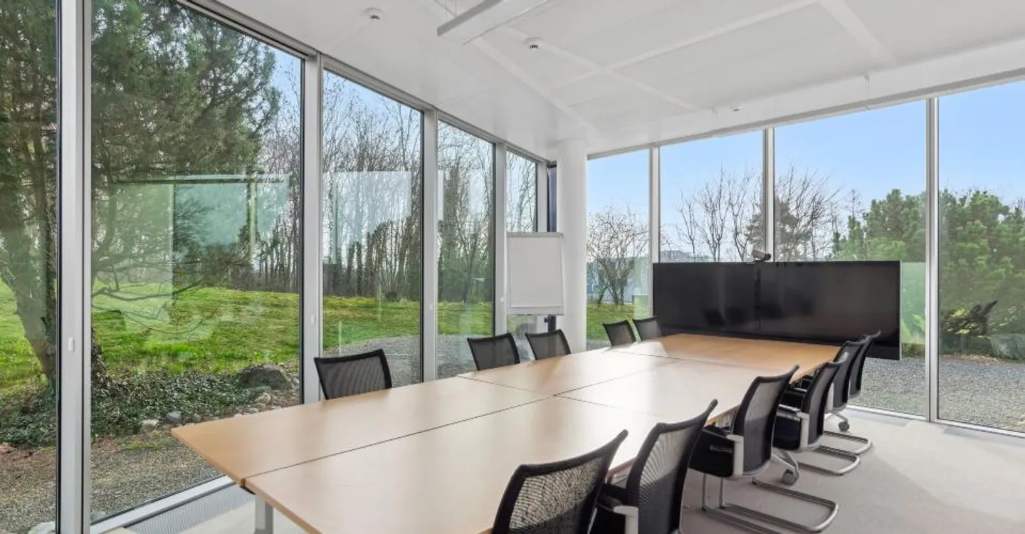 Surface of 680 m² with private terrace of 175 m² - numerous uses - Photo 9 of 9