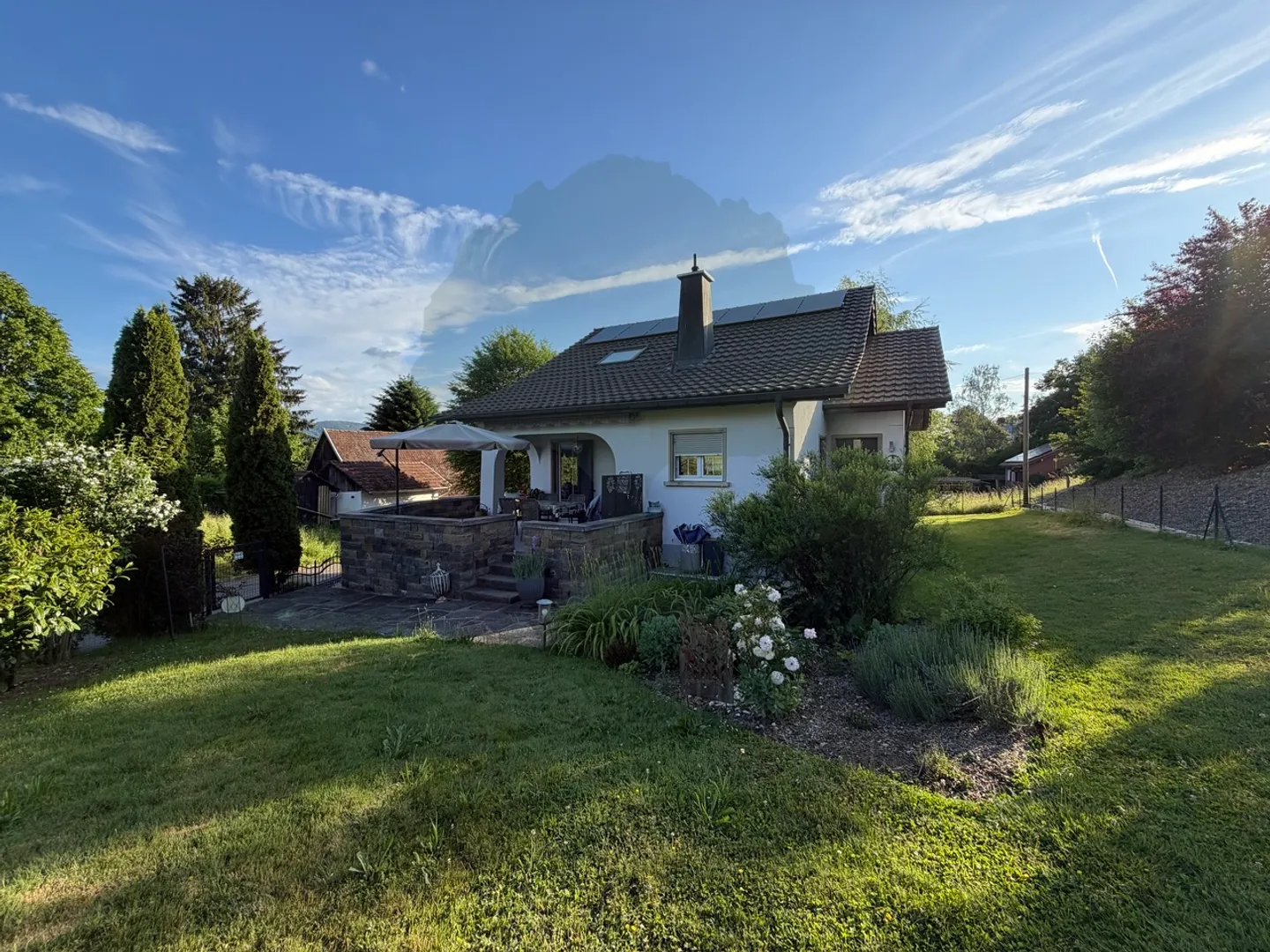 Schönes Familienhaus mit 146 m² auf einem Grundstück von 818 m² in Alle - Foto 1 von 13