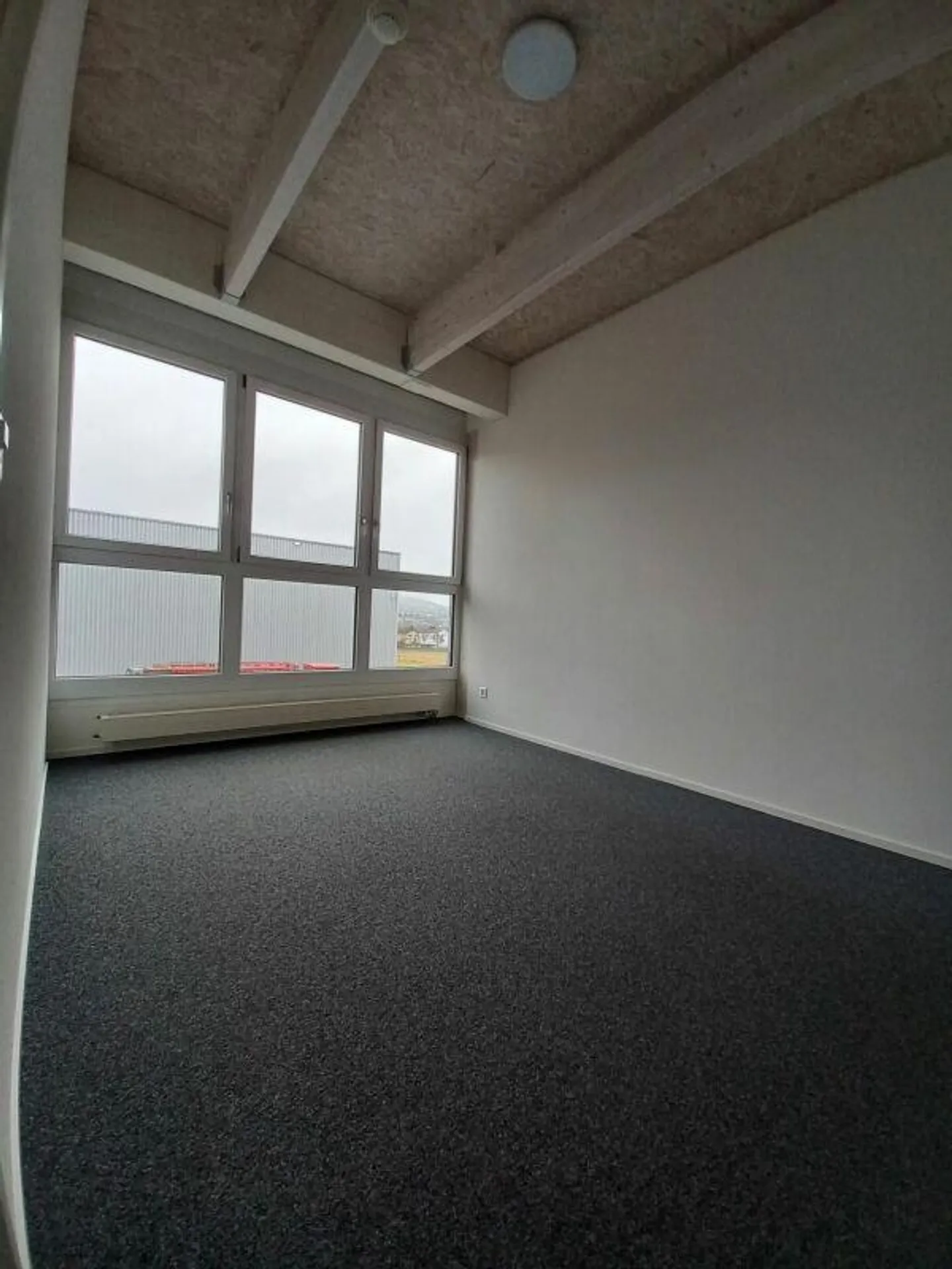 Attractive office space for rent - Photo 9 of 10