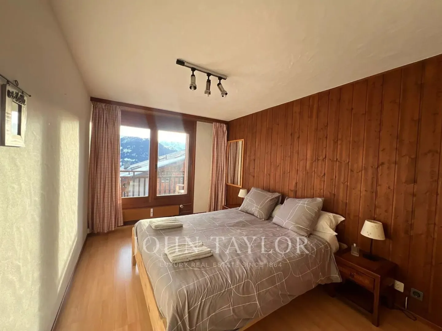 3-Bedroom Alpine Apartment - Photo 1 of 12