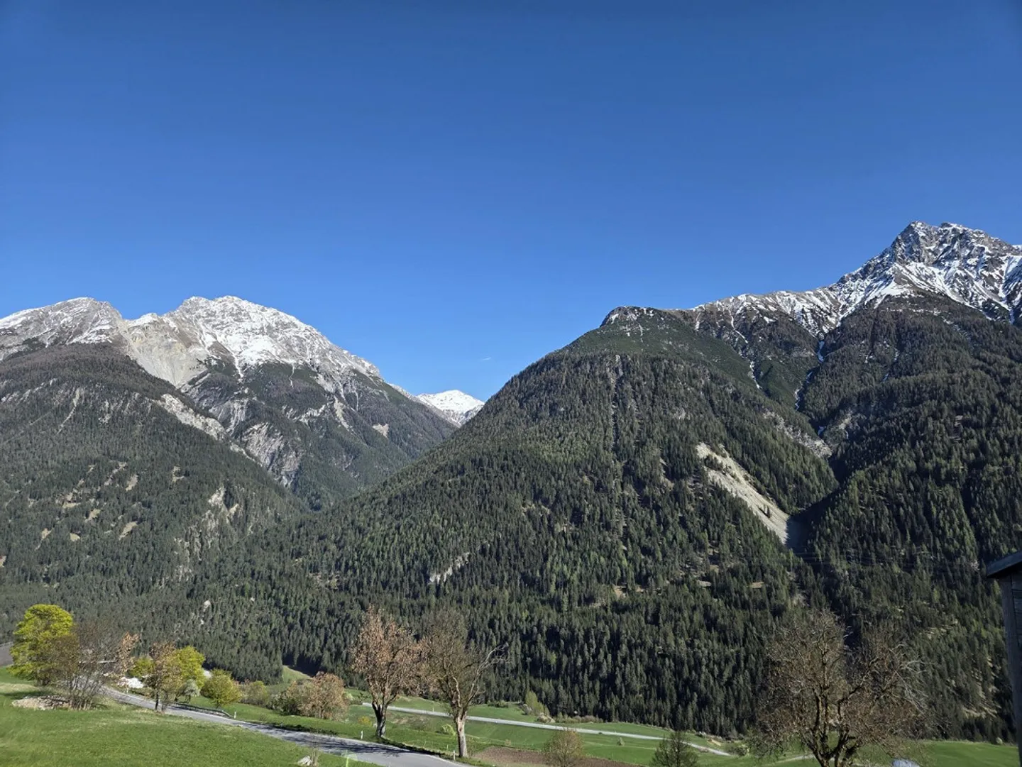 Charmante Wohnung mit Bergblick - Foto 8 von 8
