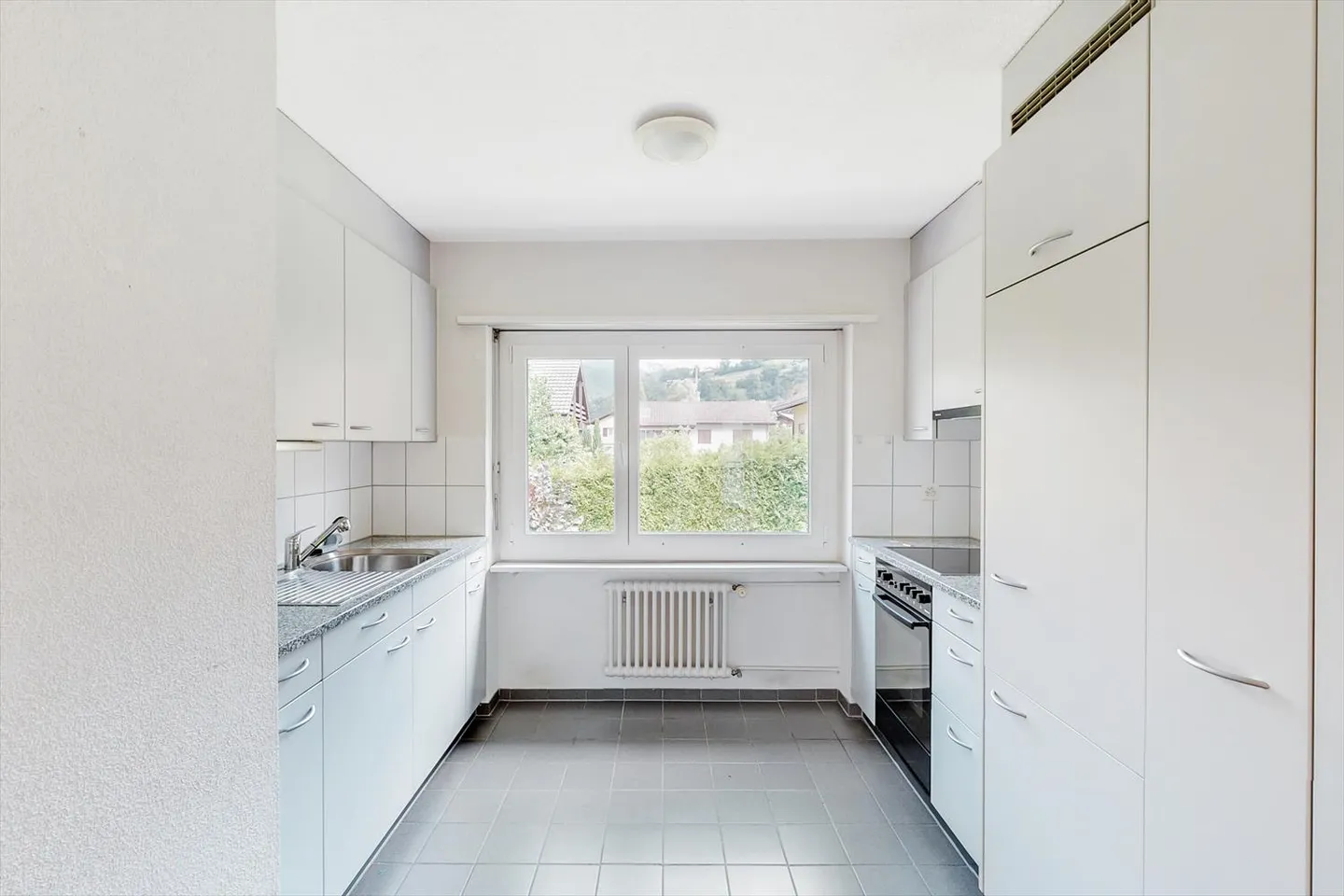 Apartment for rent - Photo 2 of 8