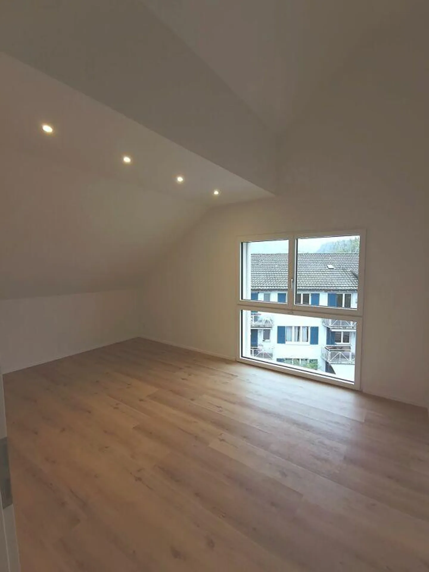 appartamento mansardato di alta qualità recentemente ristrutturato - Foto 7 di 8