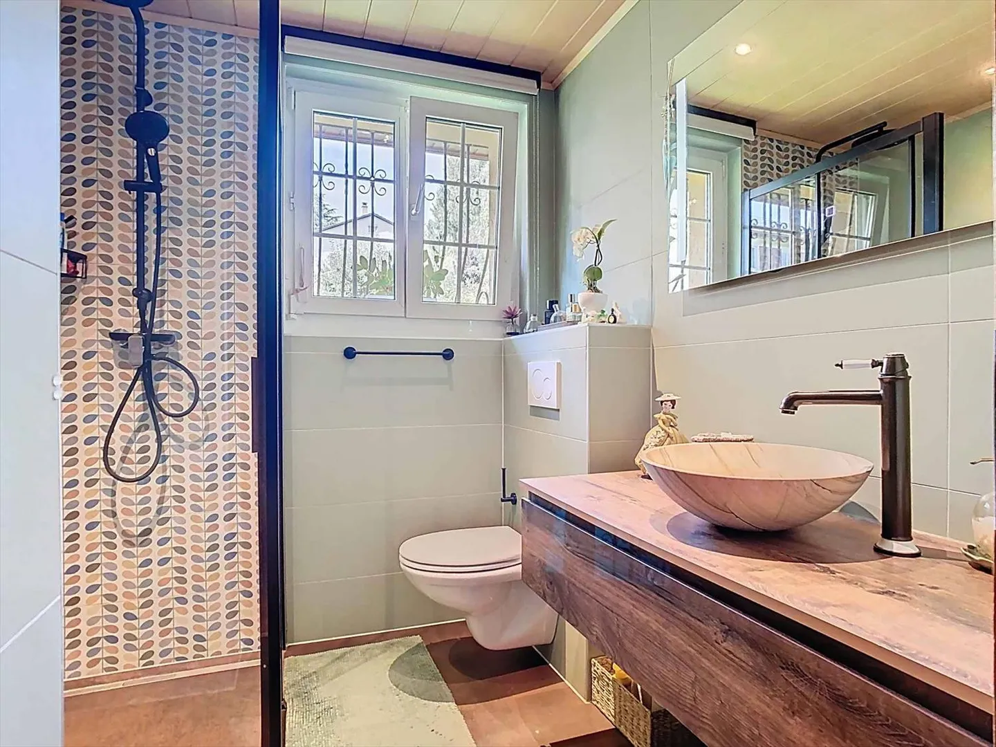 Villa individuelle avec piscine dans un environnement calme et verdoyant - Photo 7 sur 9