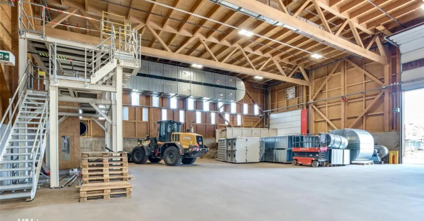 Edificio industriale unico - Costruzione in legno di alta gamma, utilizzo versatile - Foto 3 di 12