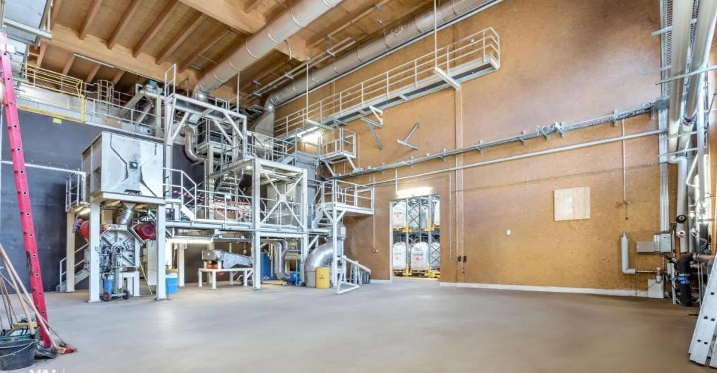 Edificio industriale unico - Costruzione in legno di alta gamma, utilizzo versatile - Foto 4 di 12