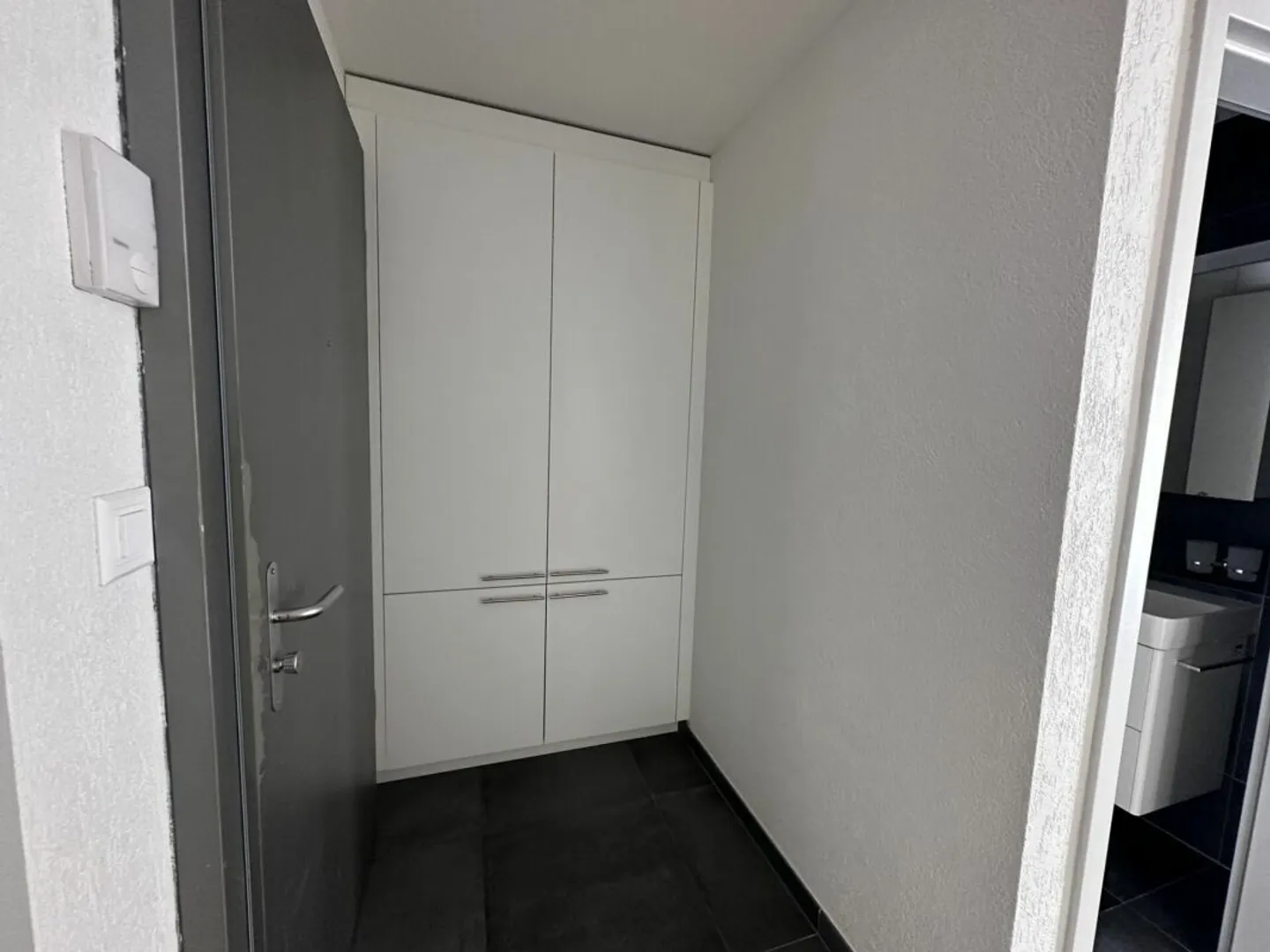 Beautiful modern 4.5-room apartment on the 1st floor - Rue de l'Épervier 3A, Cernier - Photo 11 of 14