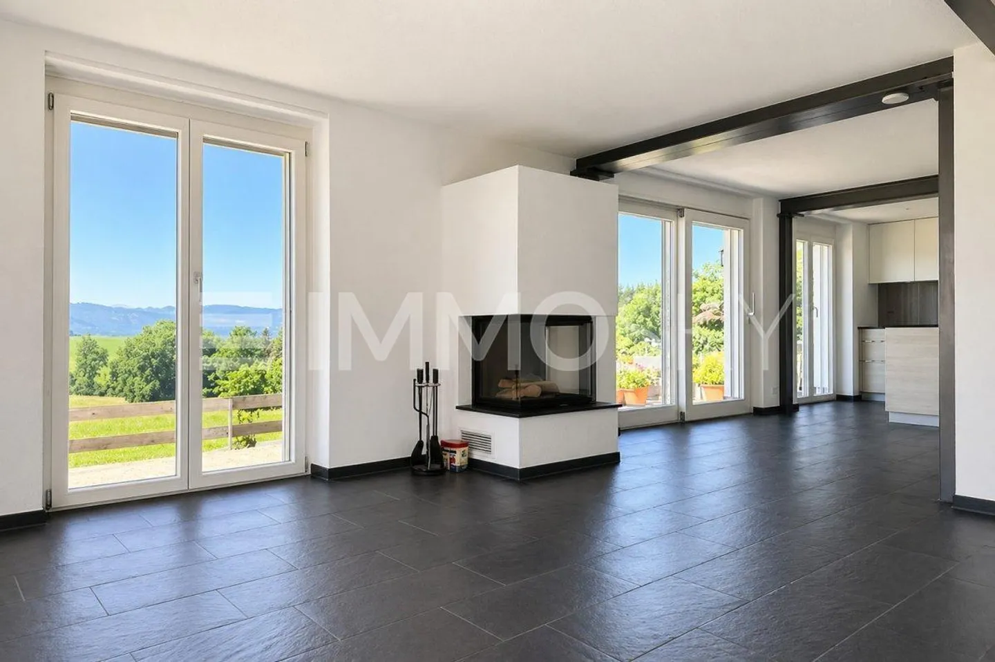 Élégance moderne avec charme et vue dégagée - Photo 1 sur 5