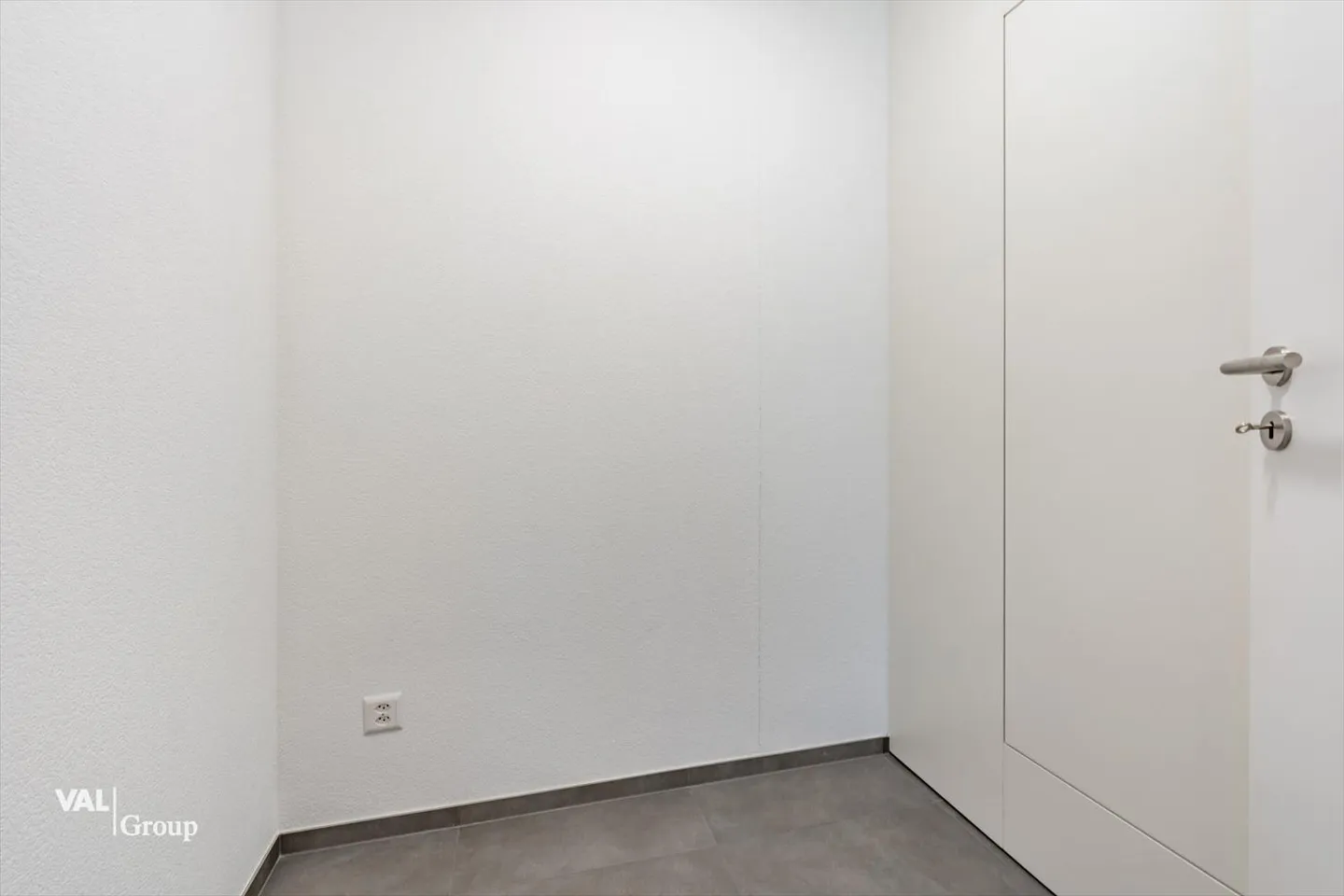 Modern and spacious dream home - Photo 10 of 12