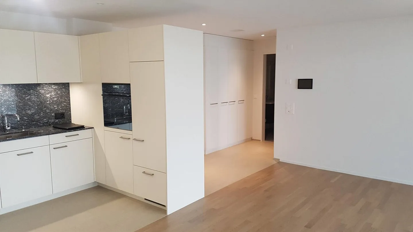 Appartement calme, beau et spacieux de 2 1/2 pièces - Photo 3 sur 7