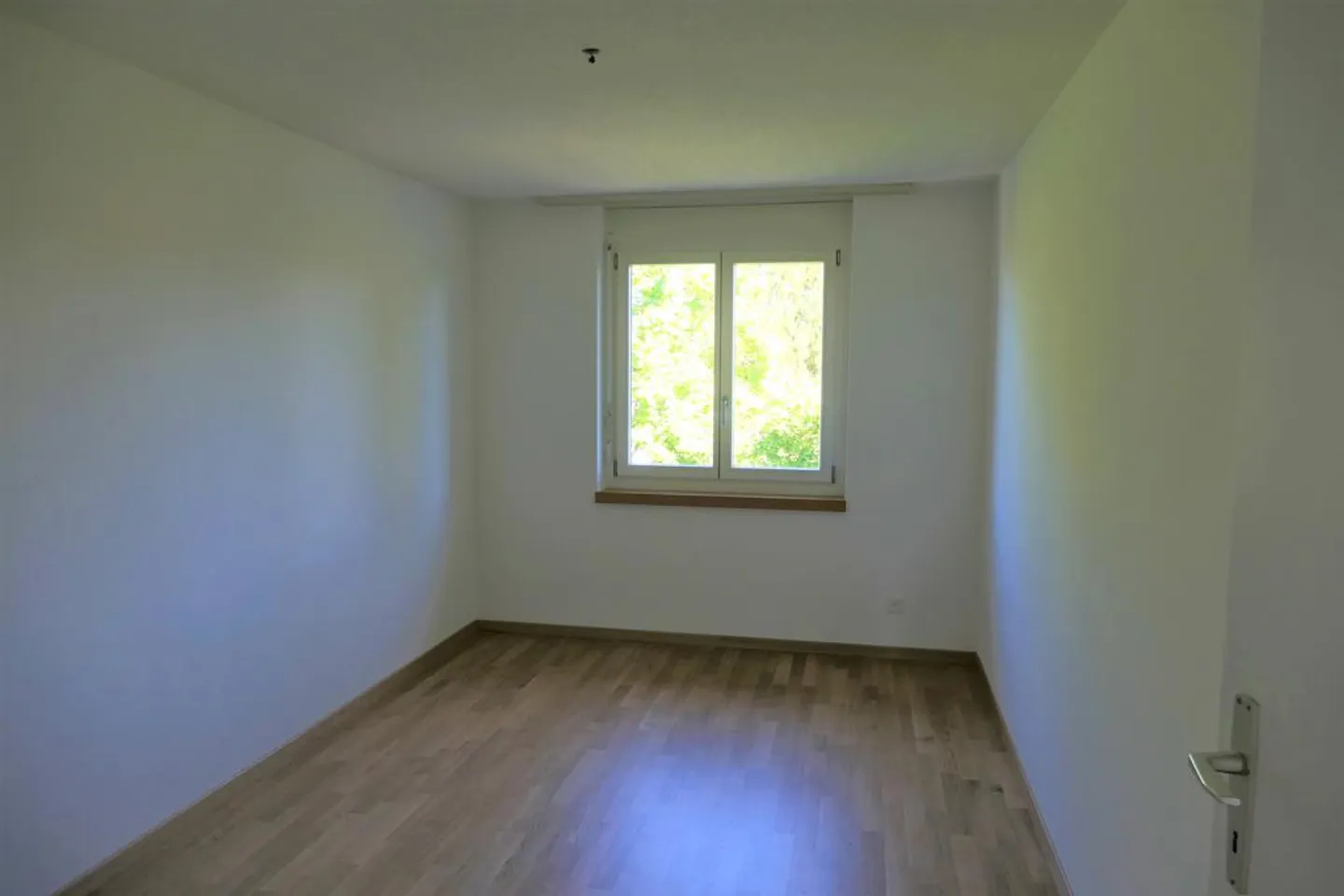 RENOVATED APARTMENT IN A QUIET LOCATION - Photo 7 of 9