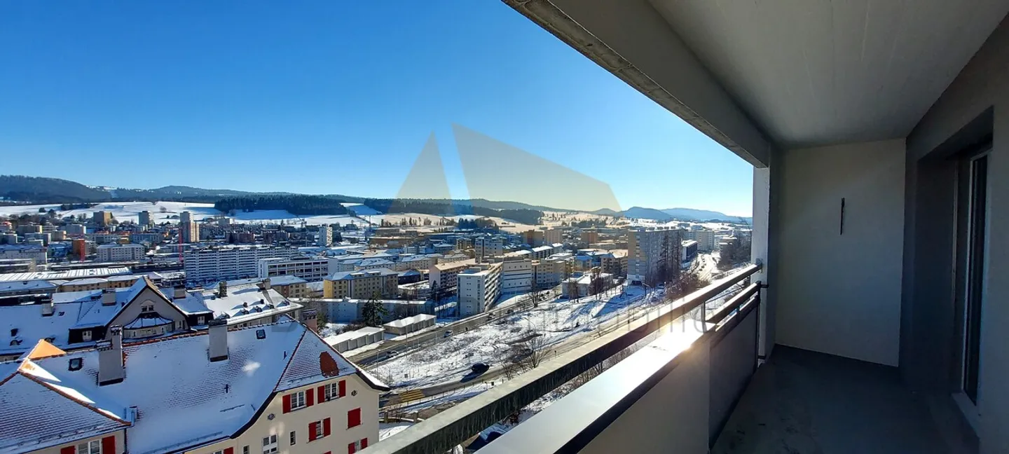 A VENDRE
APPARTEMENT DE 6 PIÈCES
AVEC GARAGE INDIVIDUEL - Photo 4 sur 11