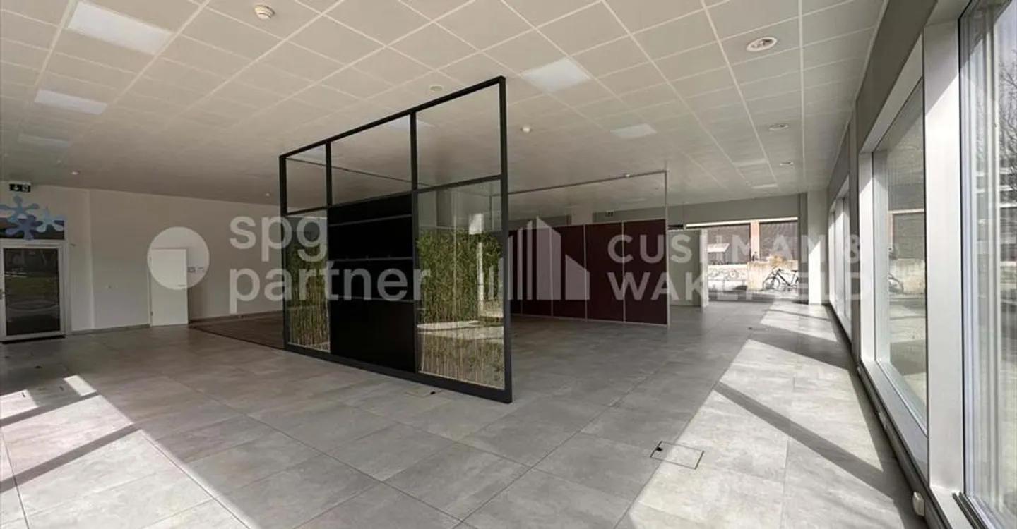 Office space for rent - Photo 2 of 5