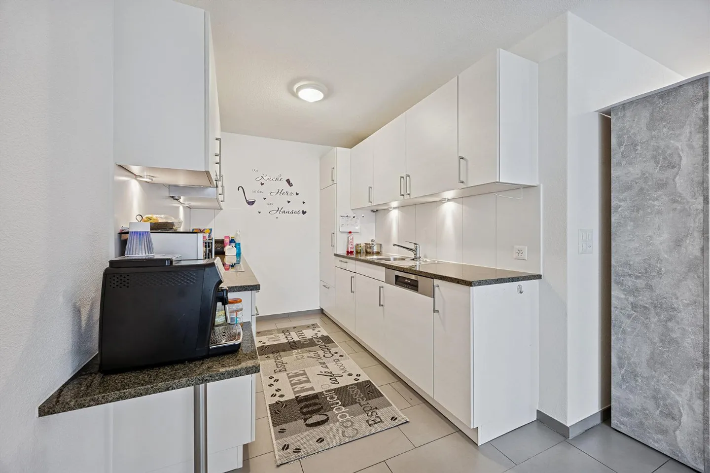Geräumige Wohnung mit Balkon - Foto 10 von 13