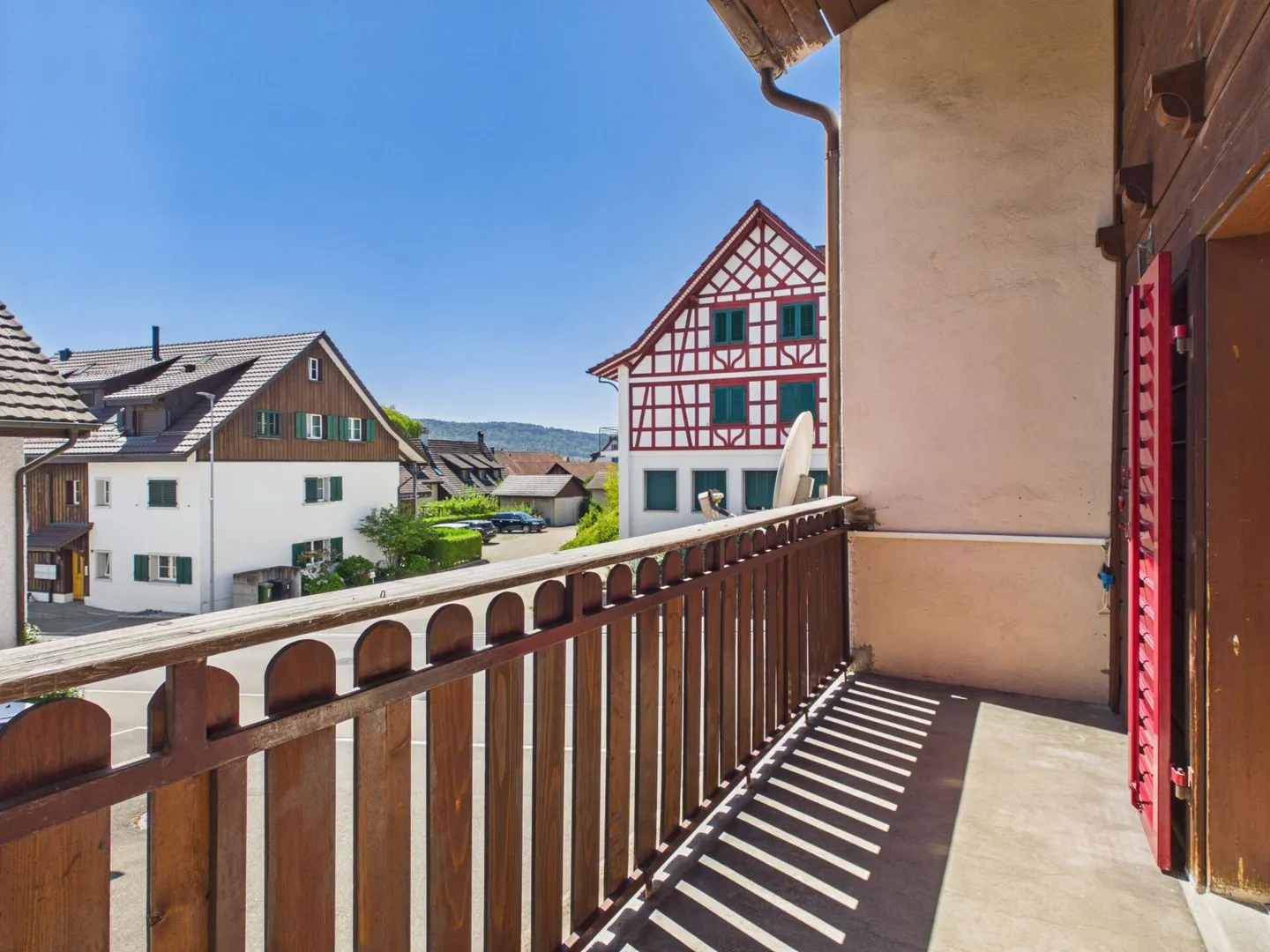 ZWEIFAMILIENHAUS MIT ATTRAKTIVEM MIETPOTENZIAL AN ZENTRALER LAGE - Foto 2 von 7