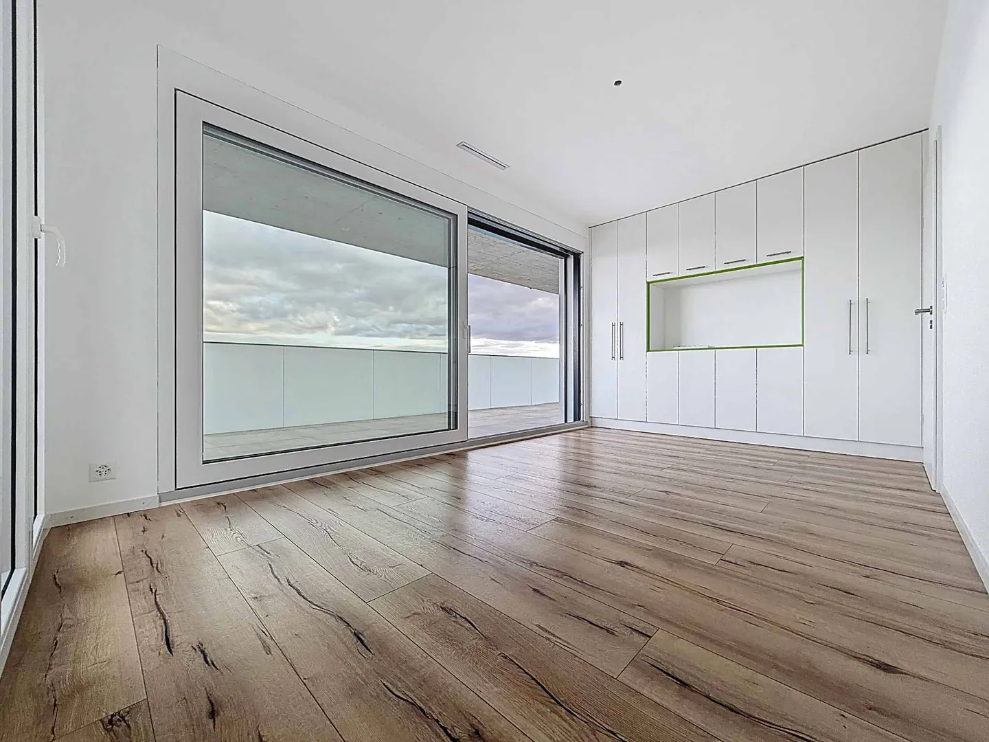 Duplex avec 4,5 pièces, cave, jardin et vue sur le lac - Photo 7 sur 13