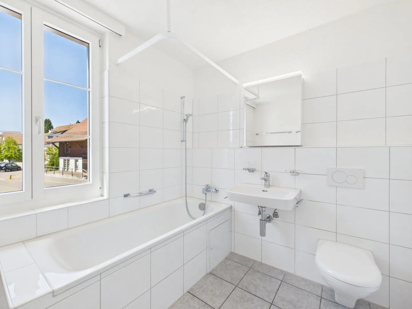 ZWEIFAMILIENHAUS MIT ATTRAKTIVEM MIETPOTENZIAL AN ZENTRALER LAGE - Foto 6 von 7