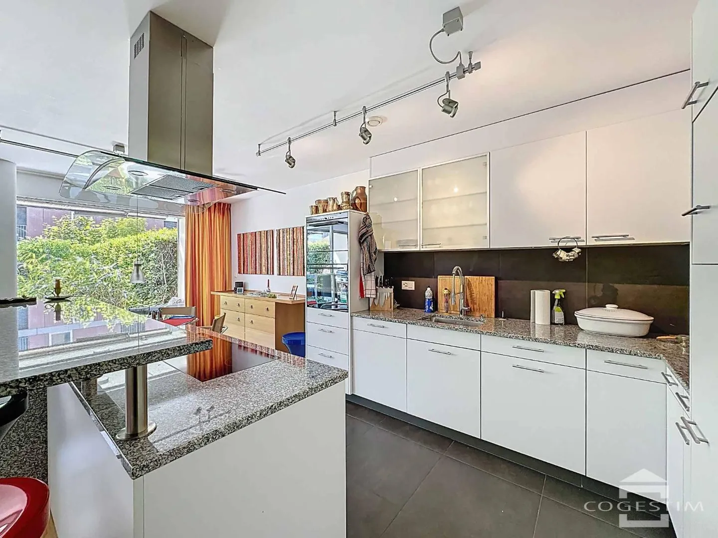 Bel Appartement avec Jardin - Photo 4 sur 13