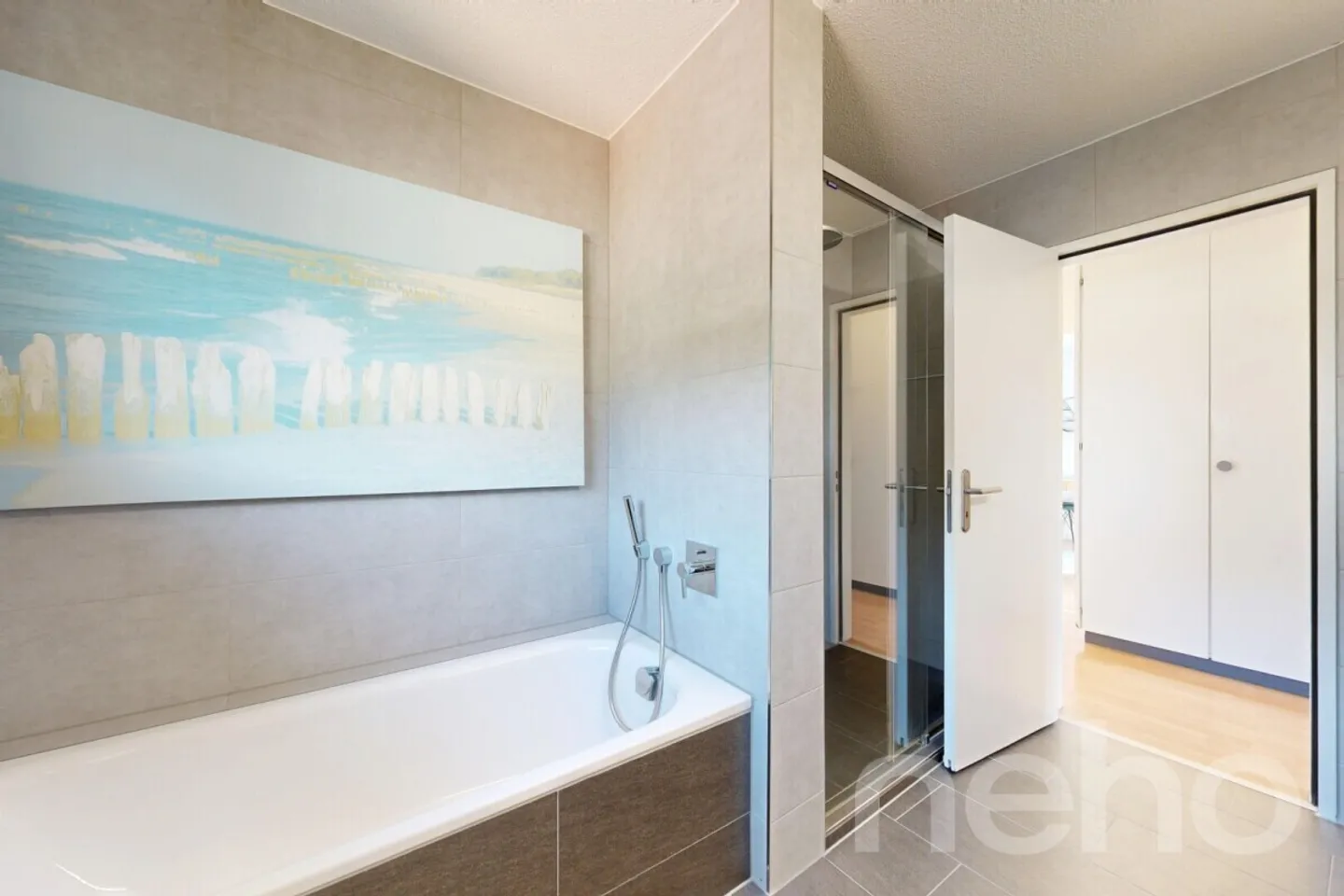 Maison individuelle lumineuse avec vue dégagée, cheminée et beaucoup d'espace - Photo 9 sur 12