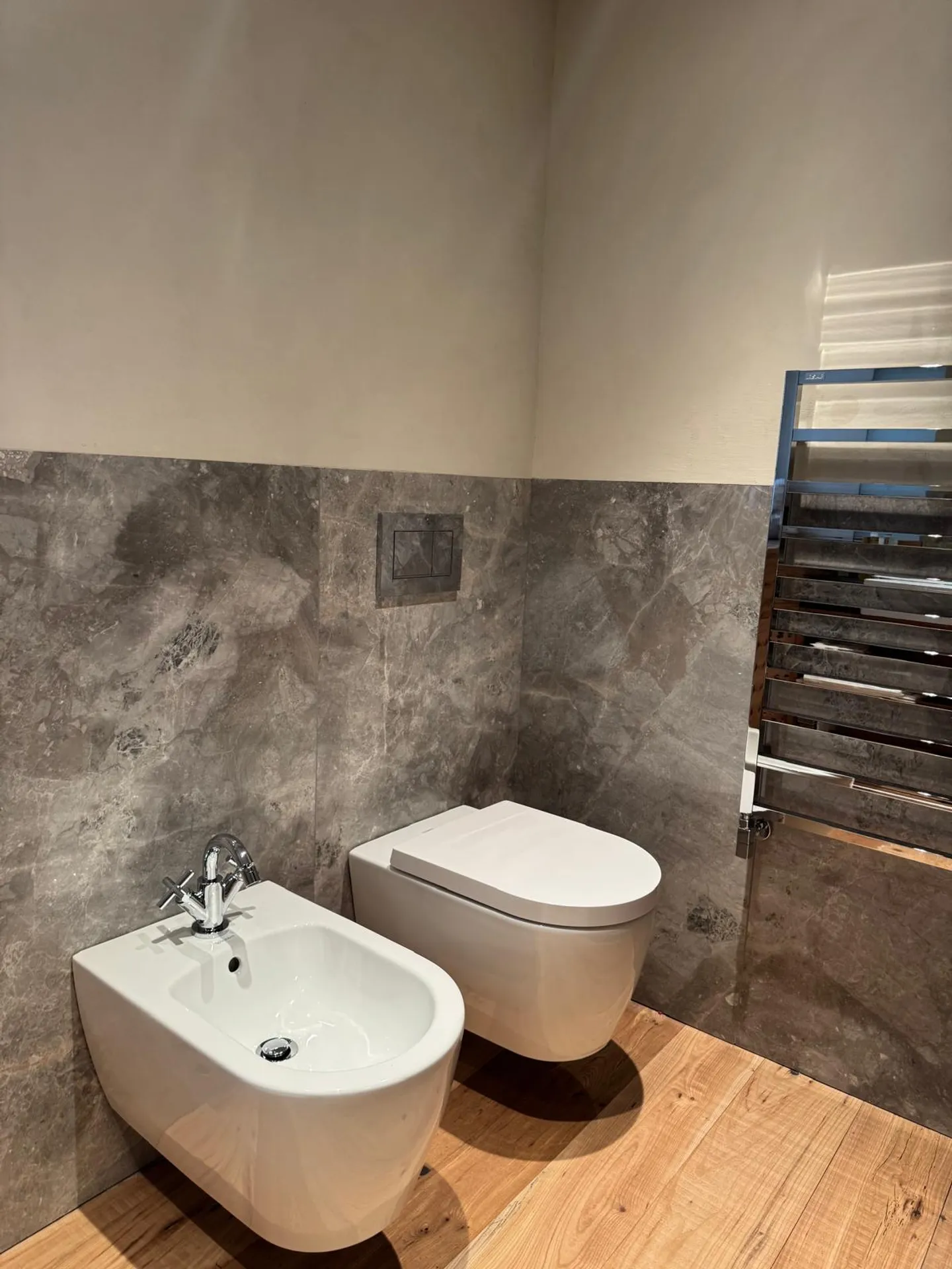 Hébergement Luxueux : Appartement spacieux de 180 m² avec jardin, SPA et salle de ski - Photo 13 sur 15