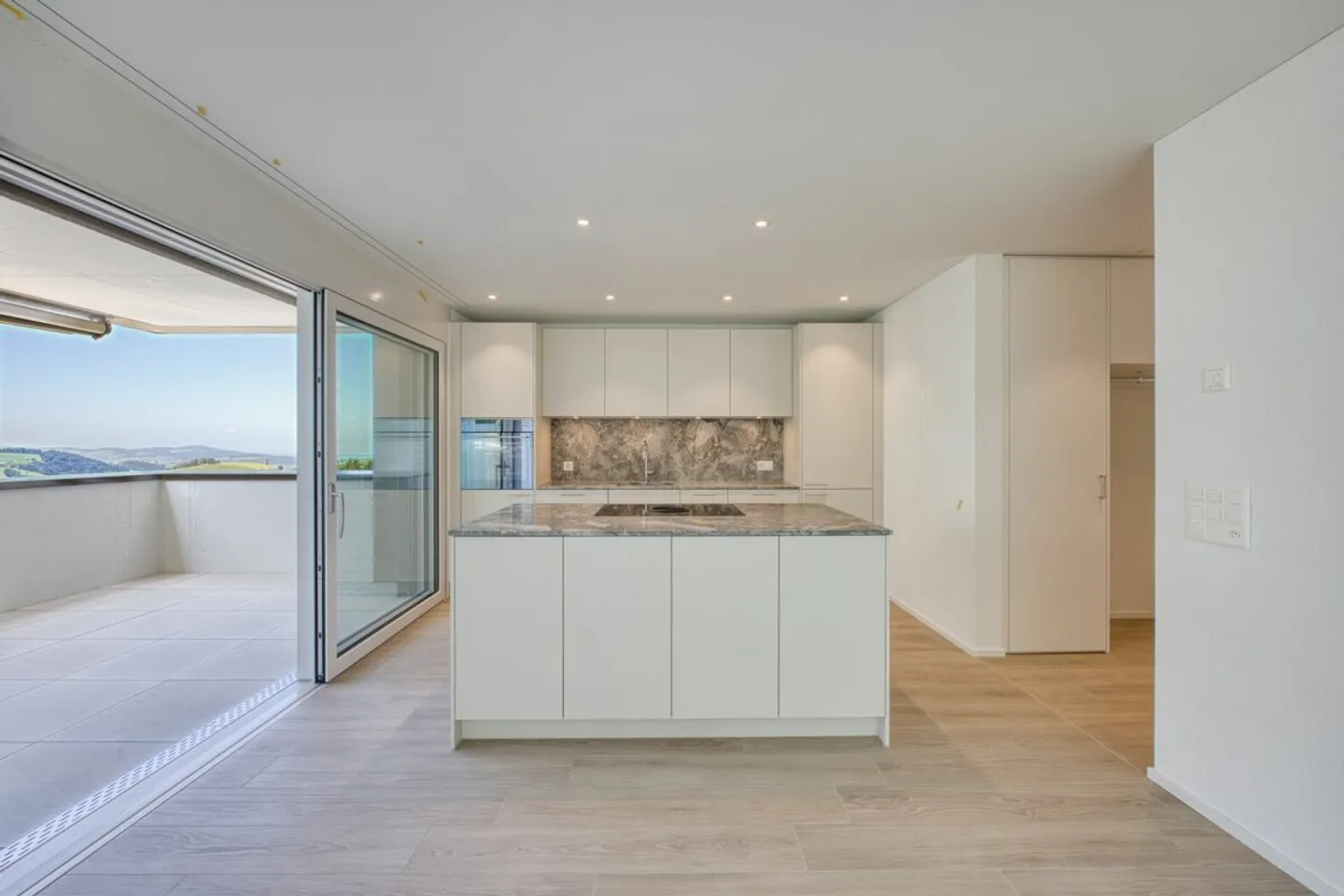 Appartement moderne avec vue imprenable - Photo 2 sur 6