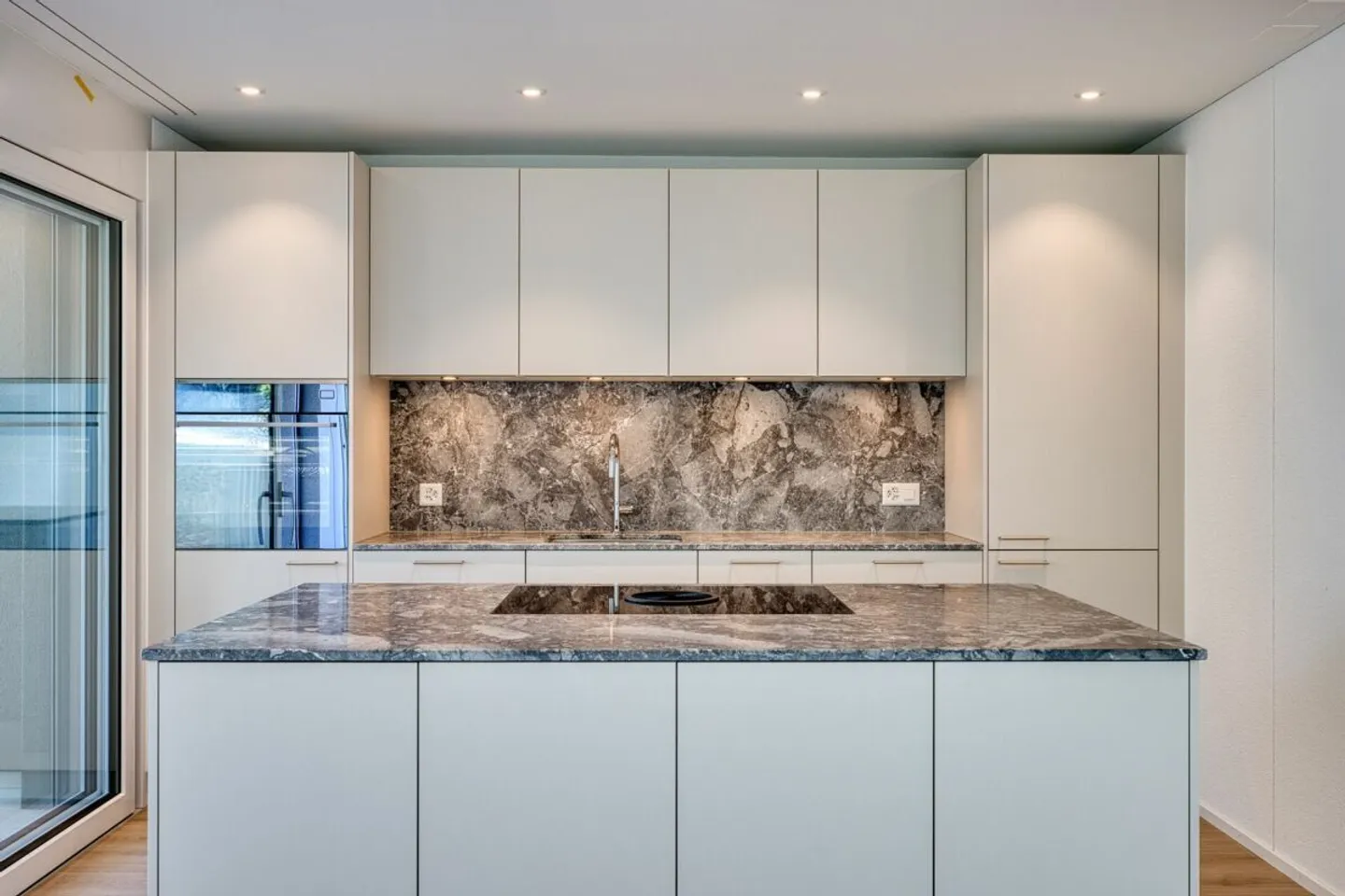 Appartement moderne avec vue imprenable - Photo 3 sur 6