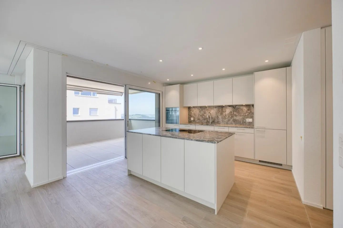 Appartement moderne avec vue imprenable - Photo 5 sur 6