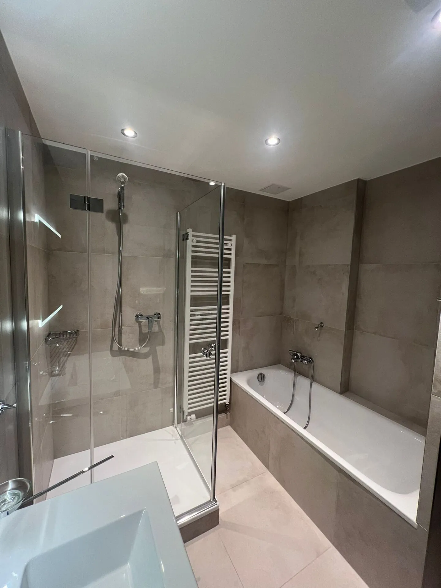 St-Imier, wunderschöne 4,5-Zimmer-Wohnung vollständig renoviert - Foto 2 von 7