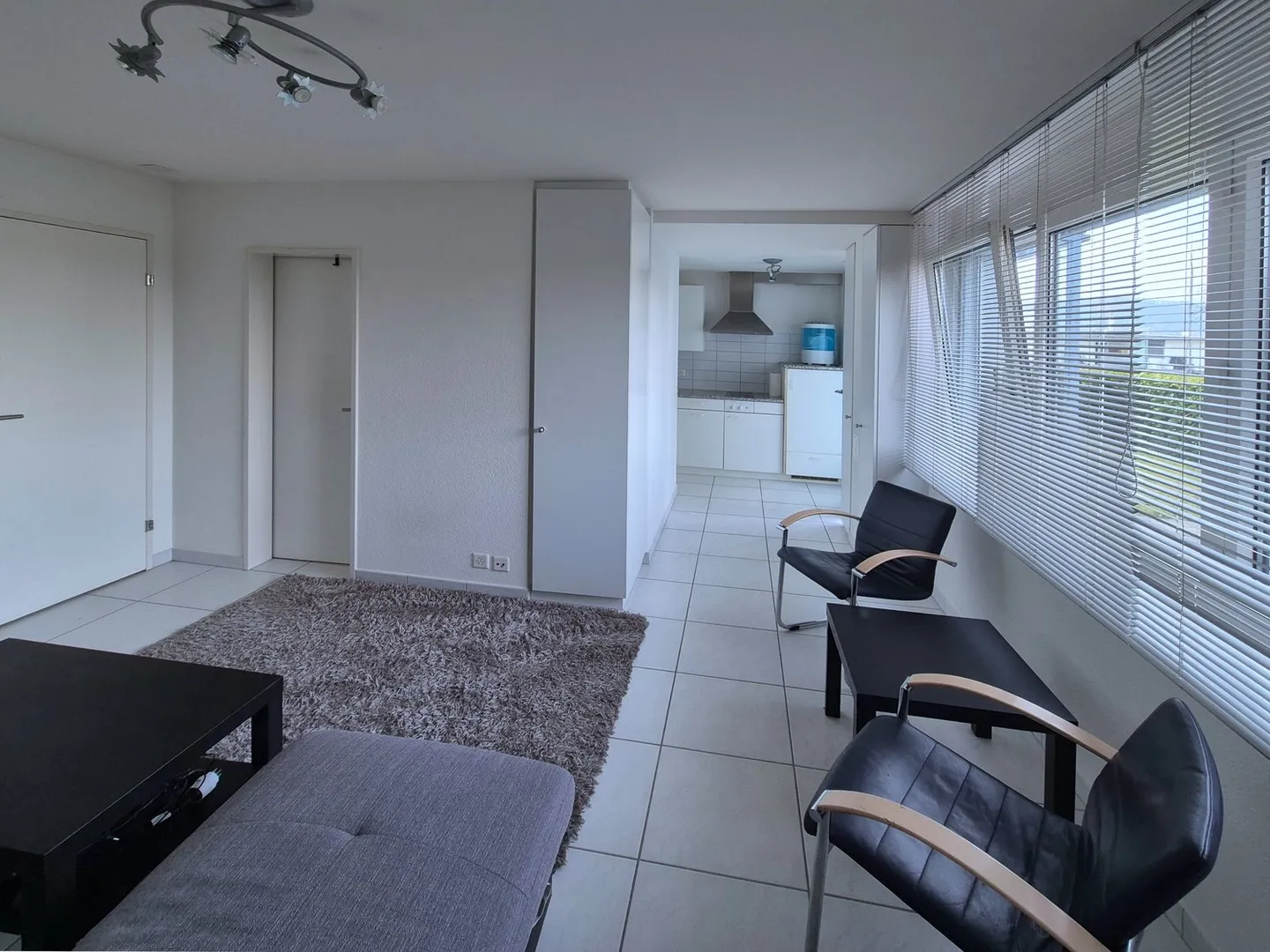 Heimeliges 1.5 Zimmer Studio in Stadtnähe mit separatem Eingang - Photo 2 sur 4