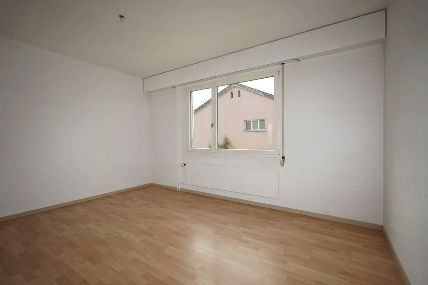 Partially renovated 3.5-room apartment on the 2nd floor with balcony - Photo 6 of 9