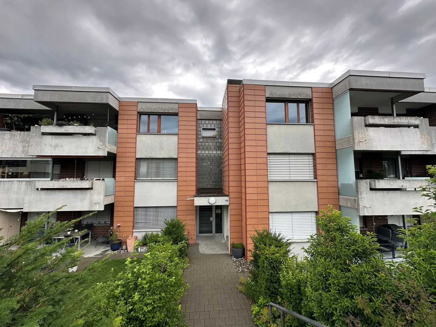 Frisch sanierte 4-Zimmer-Wohnung mit grossem Hobbyraum - Ihr neues Zuhause - Foto 1 von 13