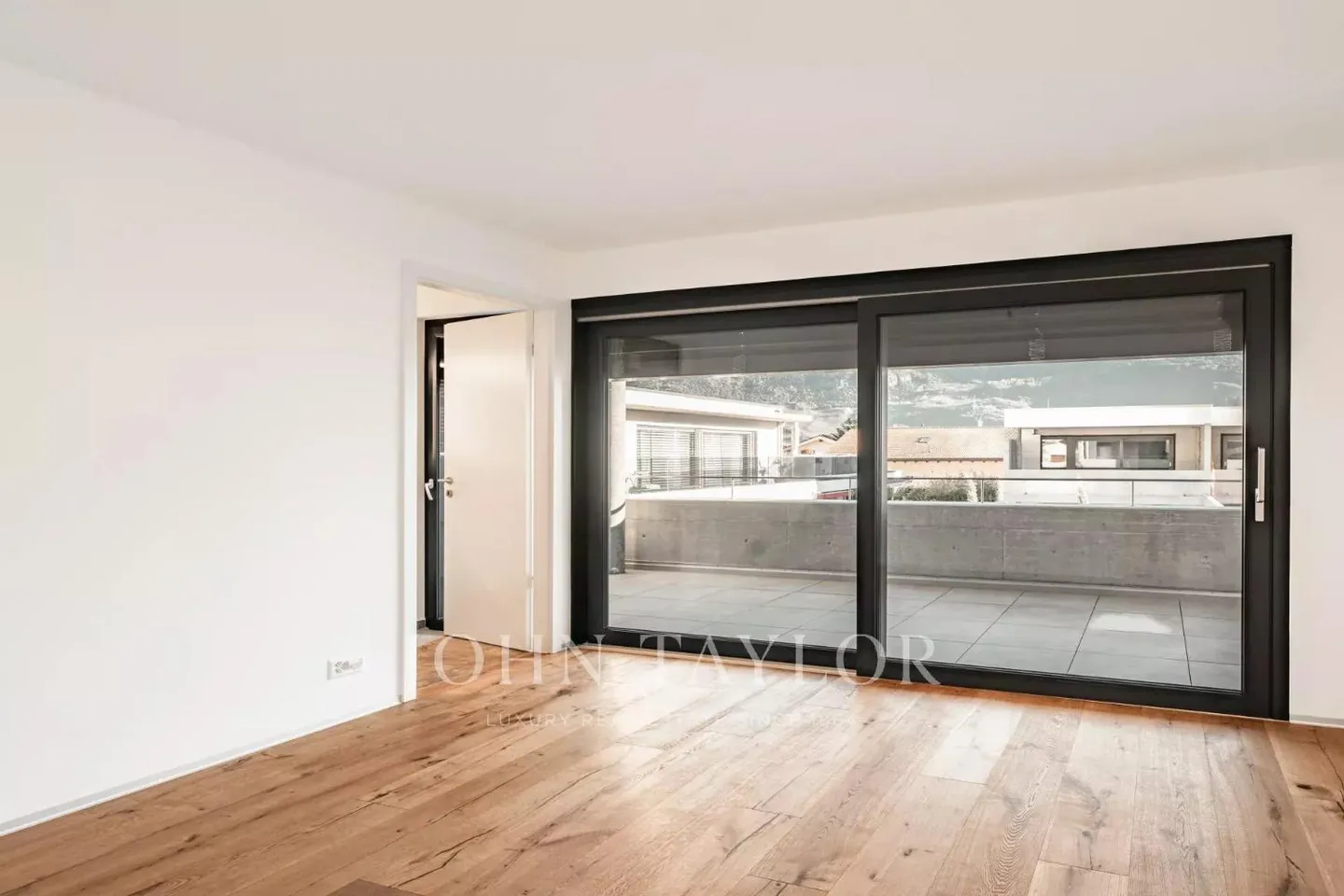 Villa di Lusso con Finiture Personalizzate - Foto 5 di 13