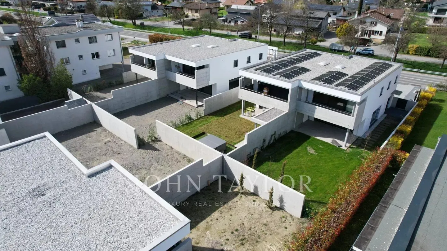 Villa di Lusso con Finiture Personalizzate - Foto 11 di 13