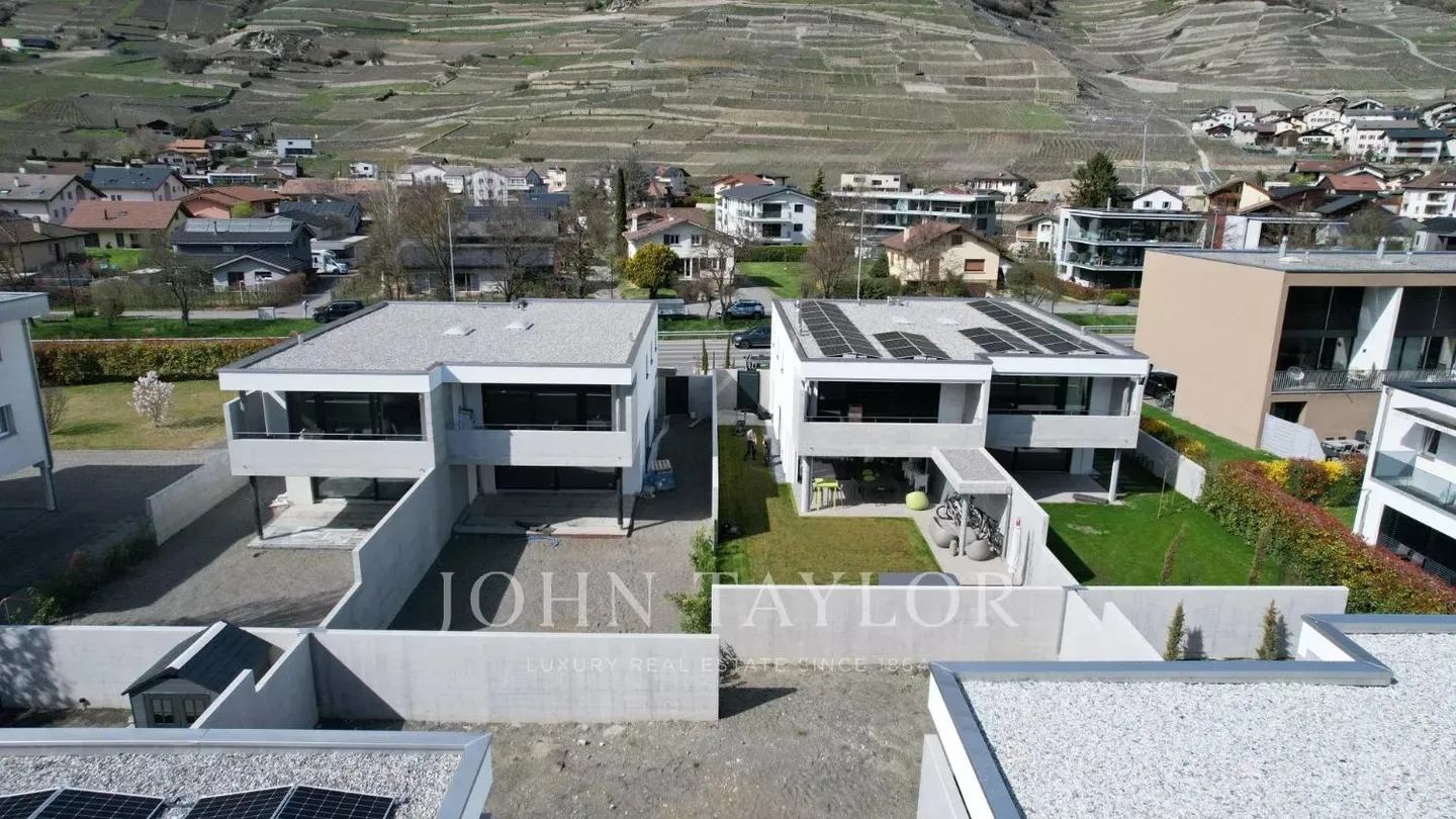Villa di Lusso con Finiture Personalizzate - Foto 12 di 13