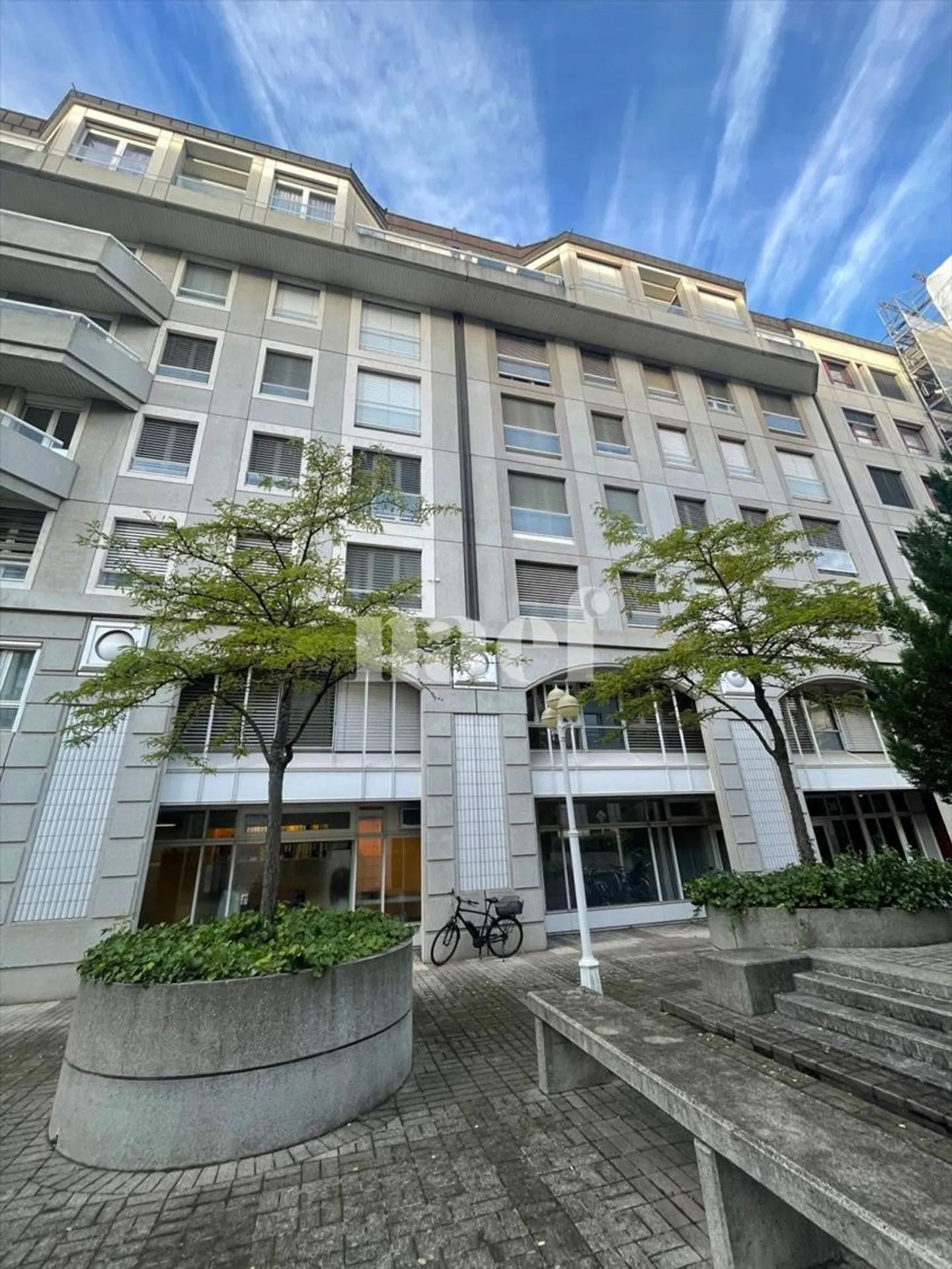 Place couverte - Photo 1 sur 1