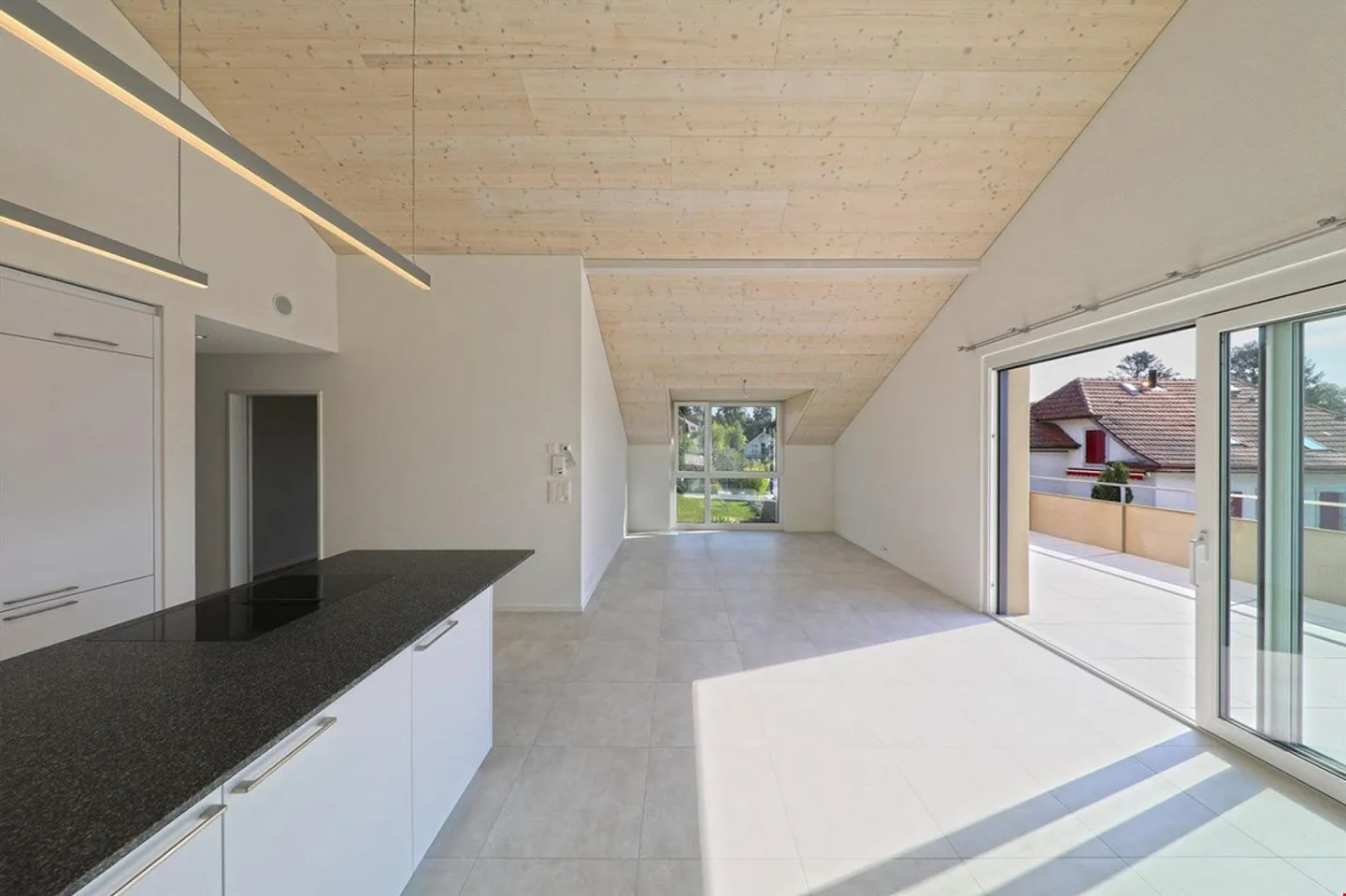 Appartement sous les combles sud-est de 4,5 pièces dans un emplacement central calme - Photo 5 sur 17